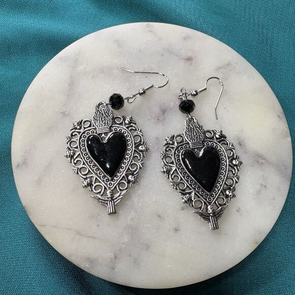 Milagro Corazón/Victorian/Gothic Black Dangle Earrings – Sacred Flame Edition - Picture 1 of 5